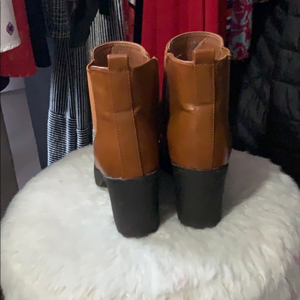 Boots - Picture 3 of 4
